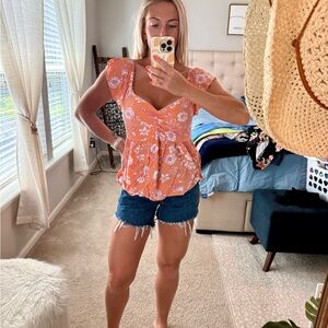 Chic Floral Ruffle Sleeve Blouse in Orange